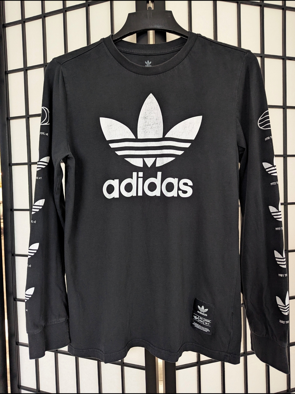 Adidas Originals History Long Sleeve Tee. Size 15-16Y